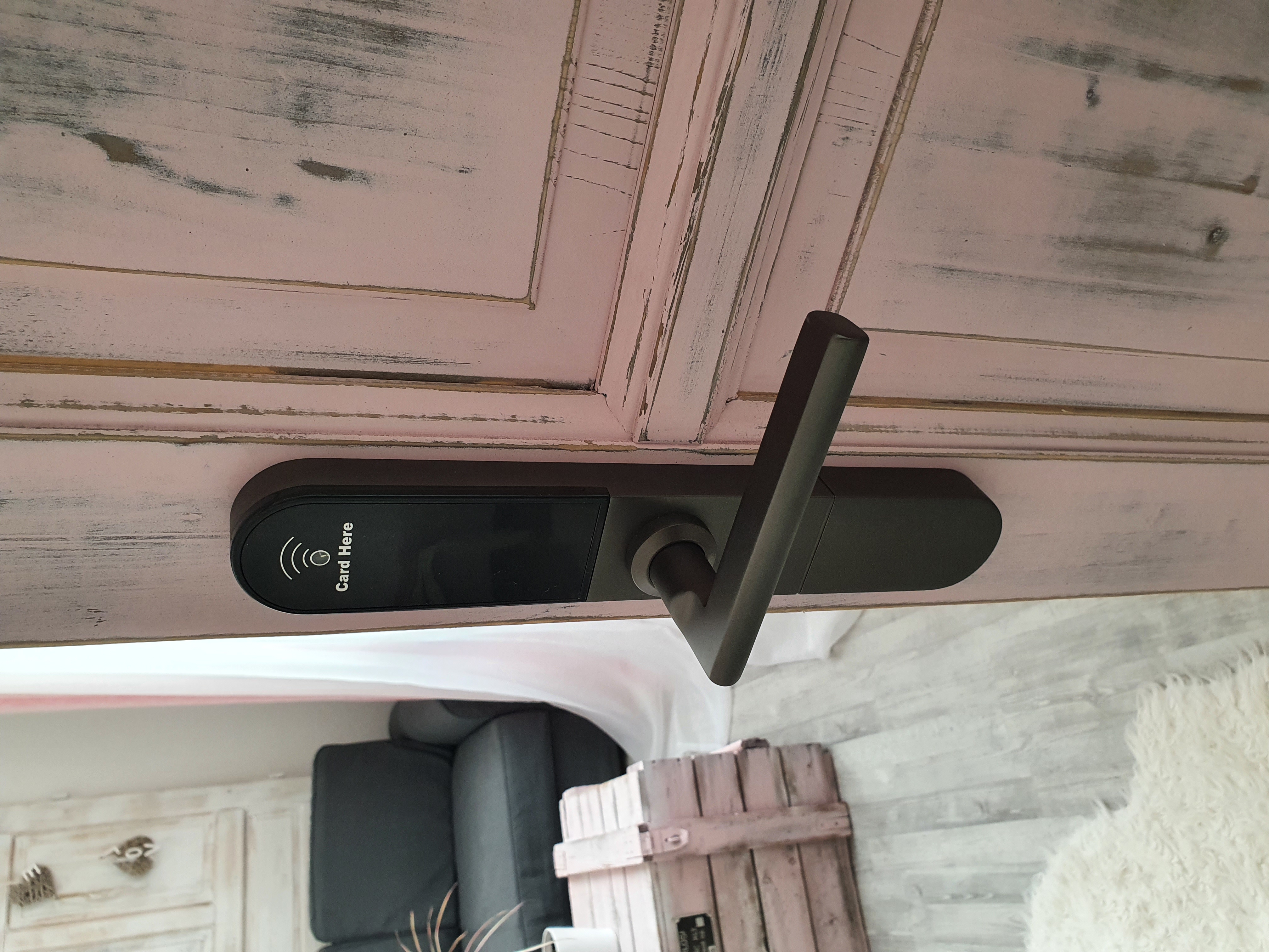 Le Til Kúria zárrendszer telepítése